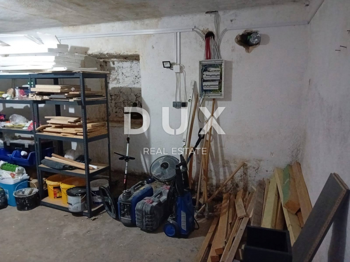 STANKOVCI, ZARA - AFFARE! Affascinante casa antica ristrutturata con cortile