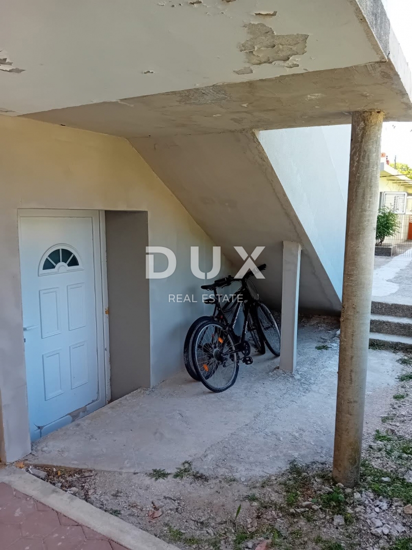 STANKOVCI, ZARA - AFFARE! Affascinante casa antica ristrutturata con cortile