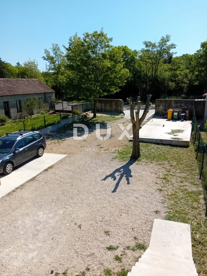STANKOVCI, ZARA - AFFARE! Affascinante casa antica ristrutturata con cortile