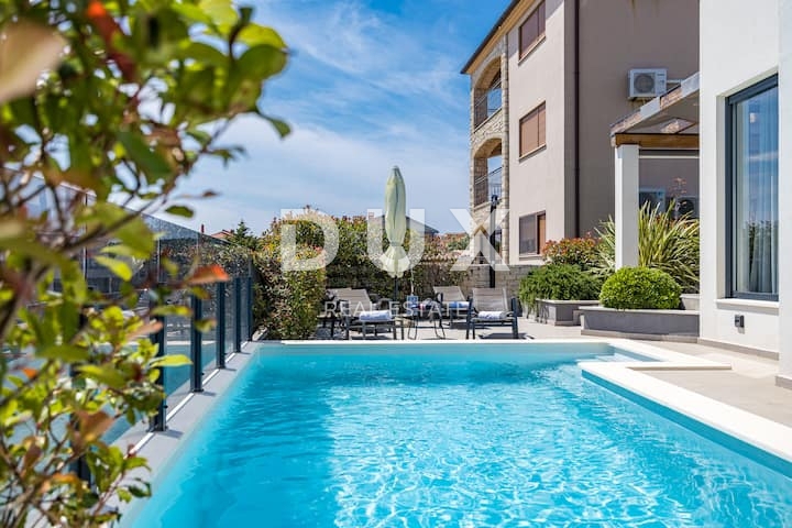ISTRIA, LIŽNJAN - Villa moderna con piscina e vista panoramica sul mare, a soli 500 metri dalle spiagge 