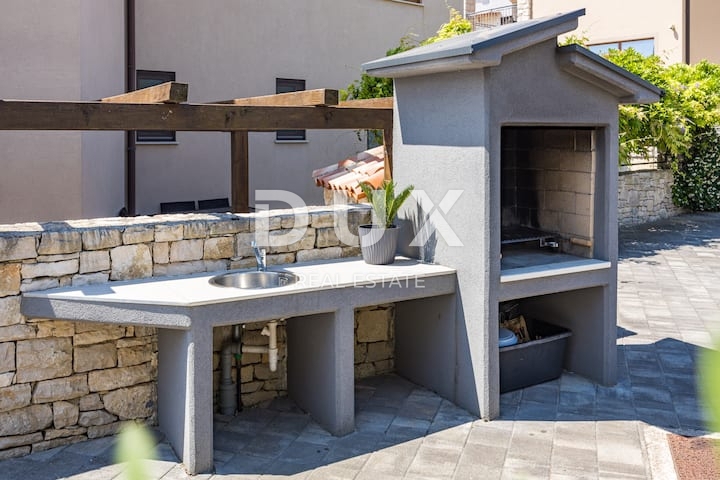 ISTRIA, LIŽNJAN - Villa moderna con piscina e vista panoramica sul mare, a soli 500 metri dalle spiagge 