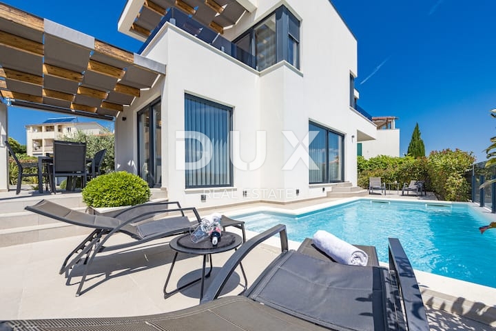 ISTRIA, LIŽNJAN - Villa moderna con piscina e vista panoramica sul mare, a soli 500 metri dalle spiagge 