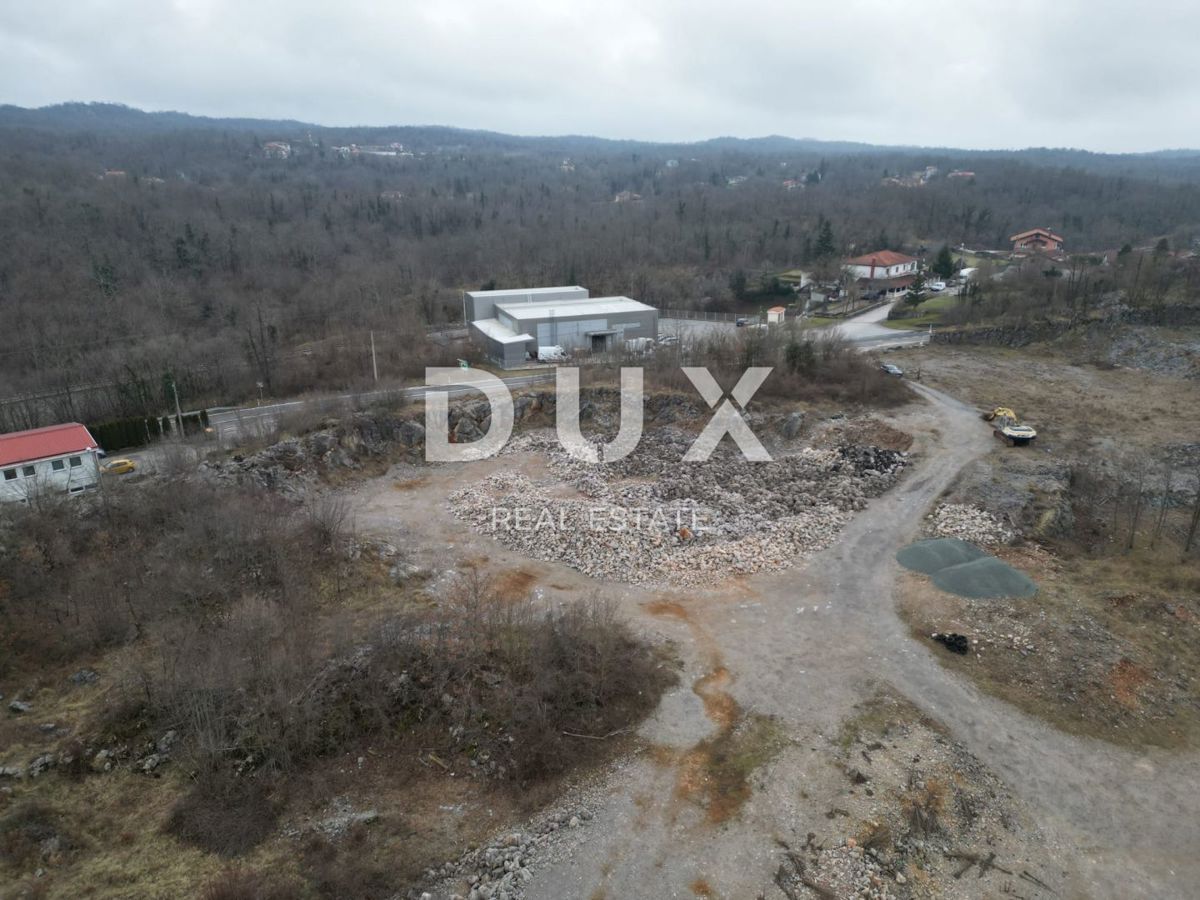 MATULJI, PERMANI - Terreno edificabile di 8000 m2 nella zona di lavoro per un magazzino/capannone, ZONA M