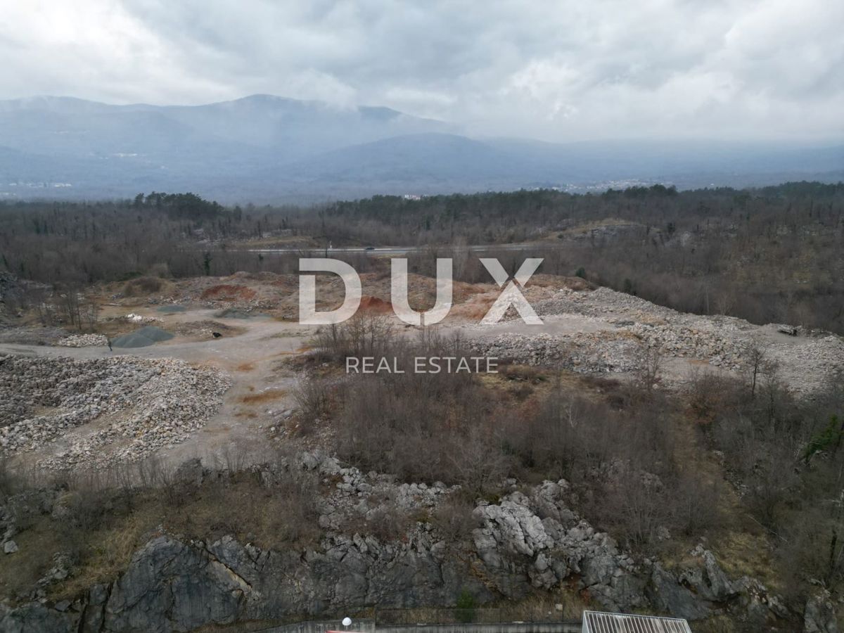 MATULJI, PERMANI - Terreno edificabile di 8000 m2 nella zona di lavoro per un magazzino/capannone, ZONA M