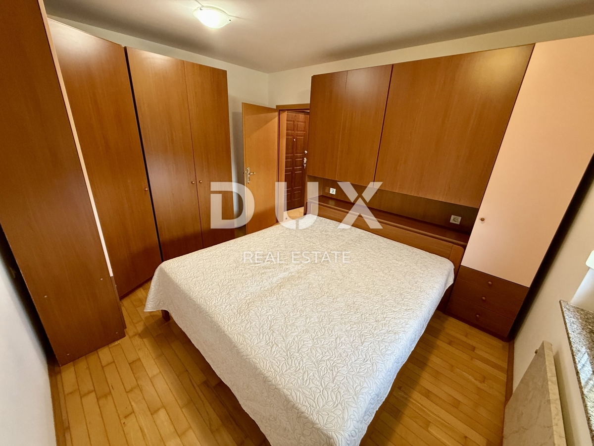 VIŠKOVO, MARINIĆI - 2 CAMERE DA LETTO + SOGGIORNO, 74 m2 - GARAGE e VISTA!