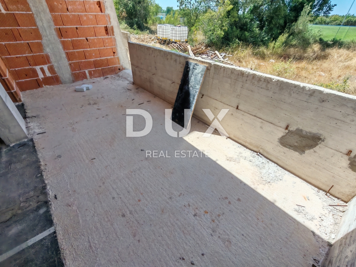 ZADAR, POLIČNIK - Bellissima villa bifamiliare con piscina in un ambiente tranquillo! A1