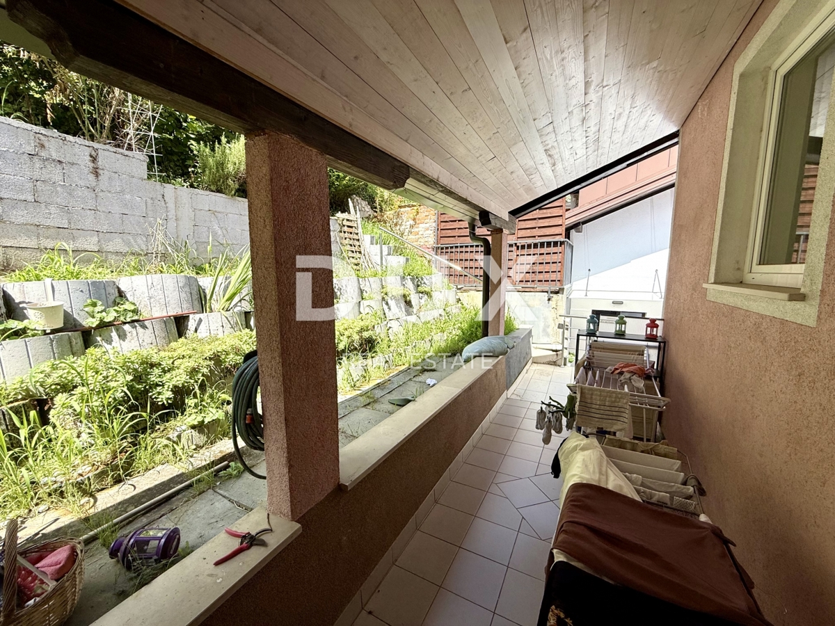 ZAGABRIA, ČRNOMEREC - Spaziosa casa su tre piani con garage!