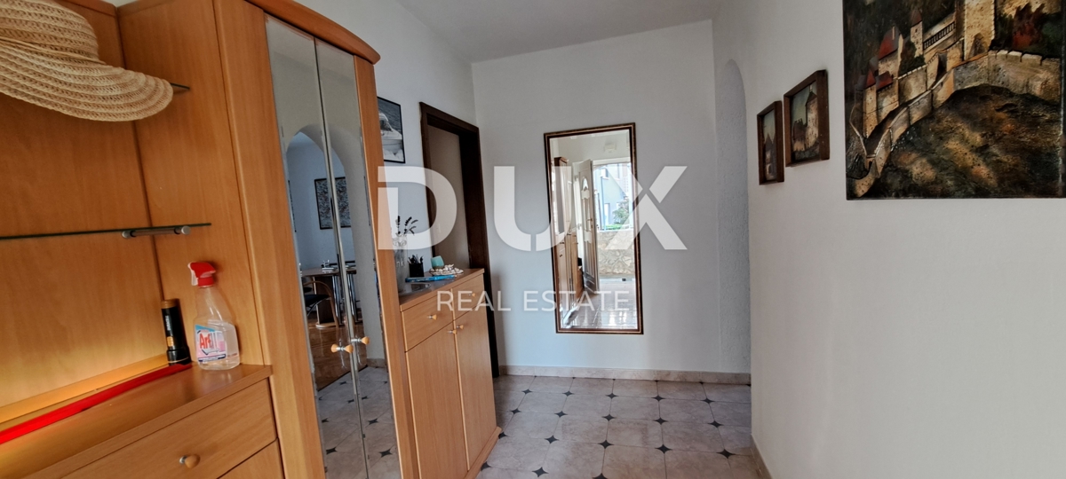 CRIKVENICA - Casa indipendente di 300 m2, a soli 100 m dal mare