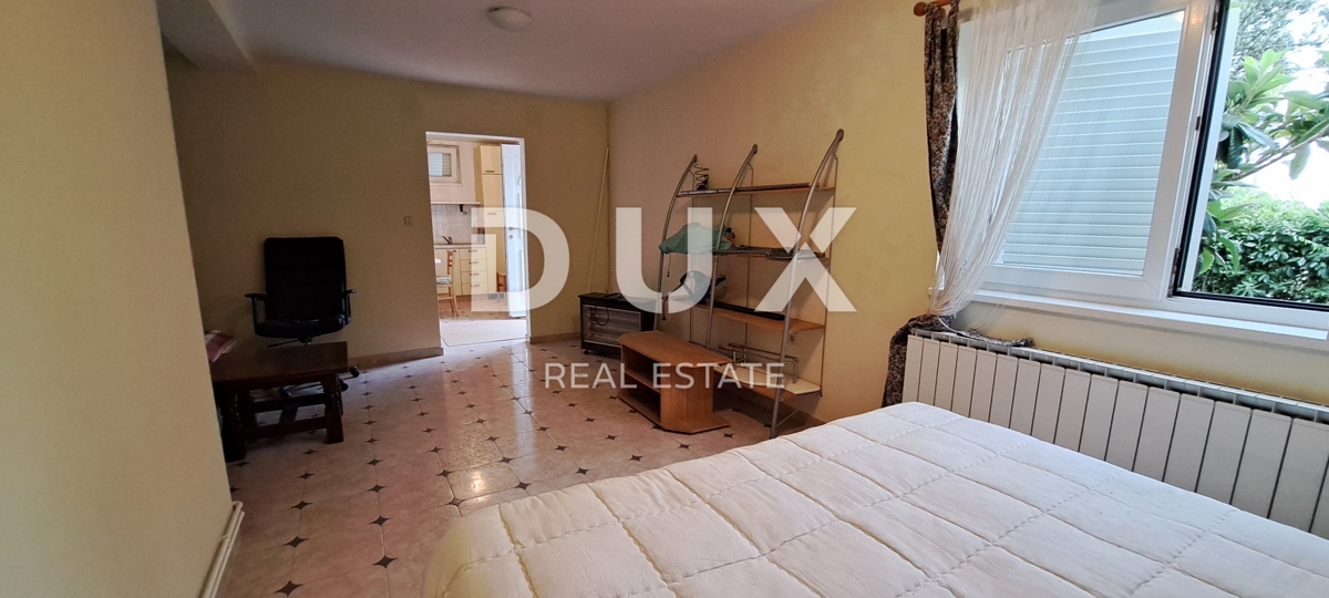 CRIKVENICA - Casa indipendente di 300 m2, a soli 100 m dal mare