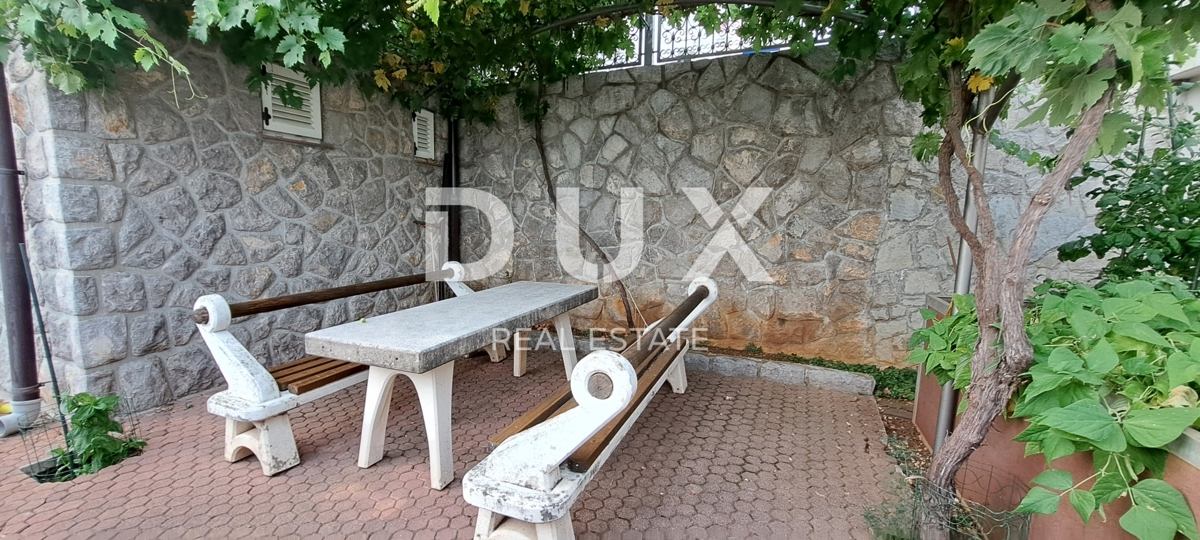 CRIKVENICA - Casa indipendente di 300 m2, a soli 100 m dal mare
