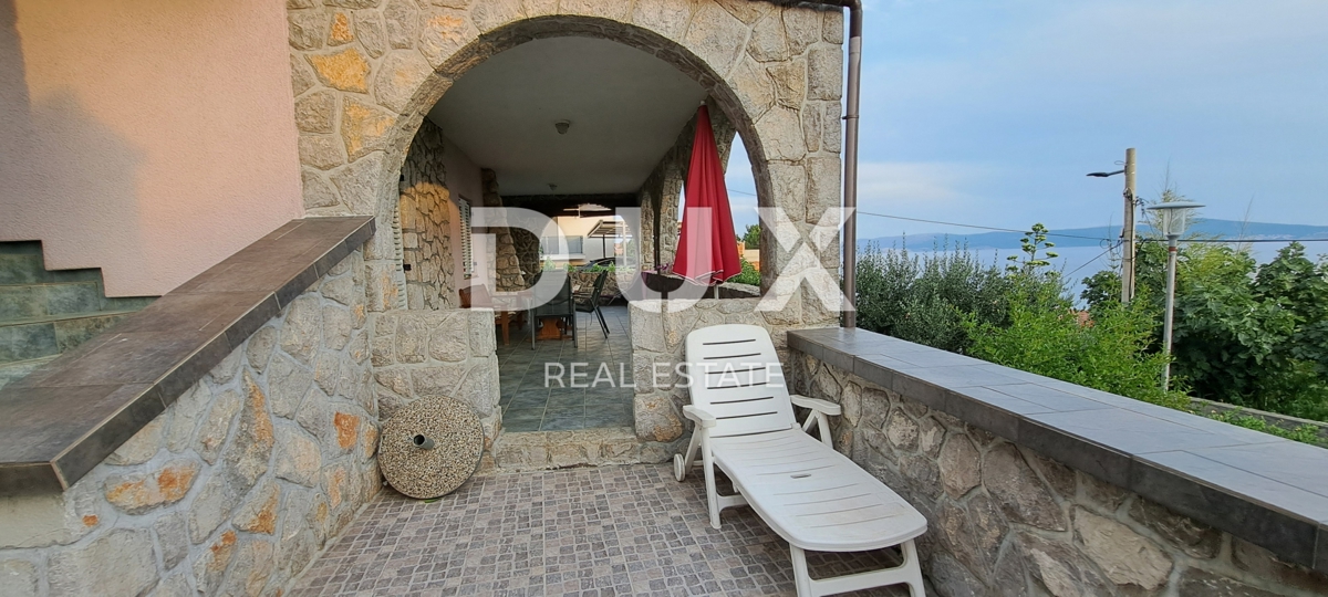 CRIKVENICA - Casa indipendente di 300 m2, a soli 100 m dal mare