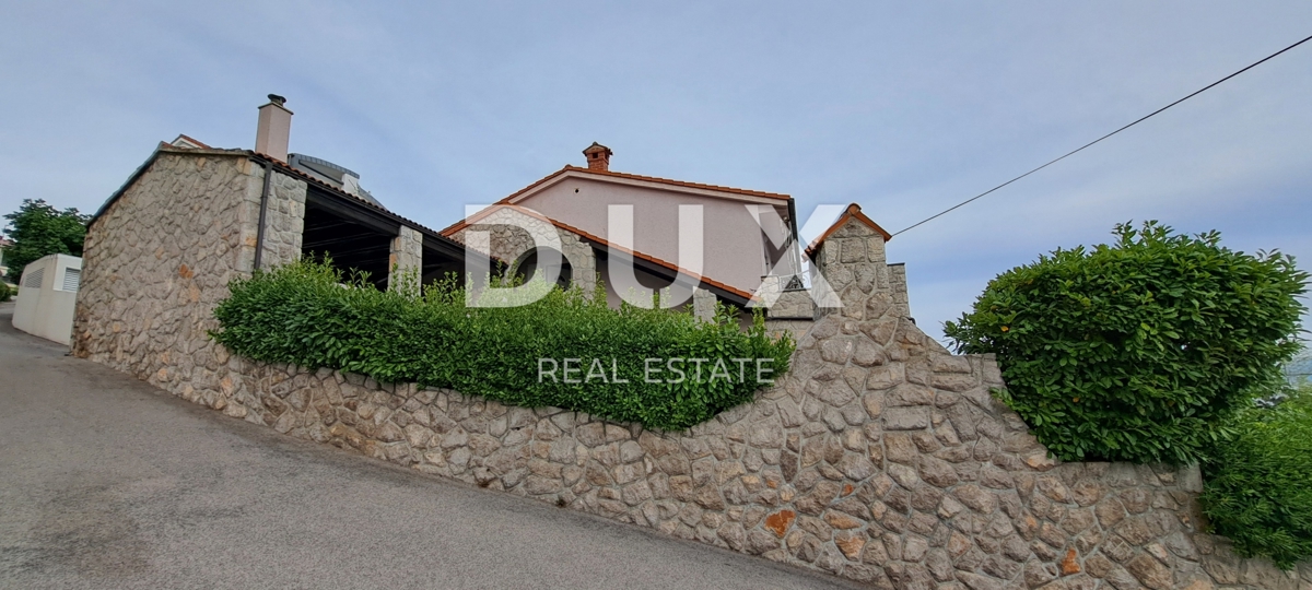 CRIKVENICA - Casa indipendente di 300 m2, a soli 100 m dal mare