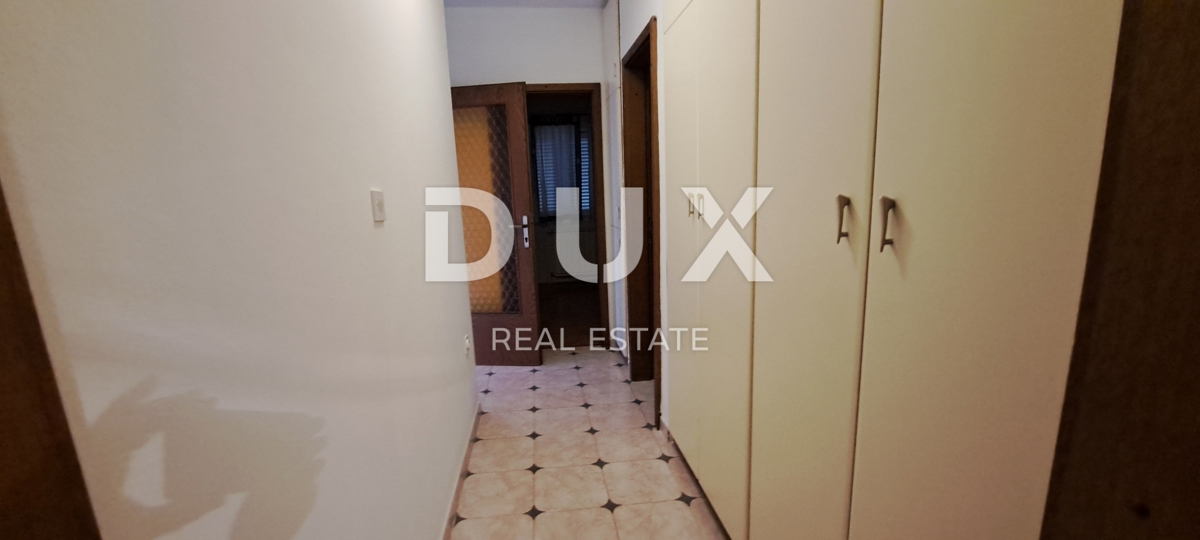 CRIKVENICA - Casa indipendente di 300 m2, a soli 100 m dal mare
