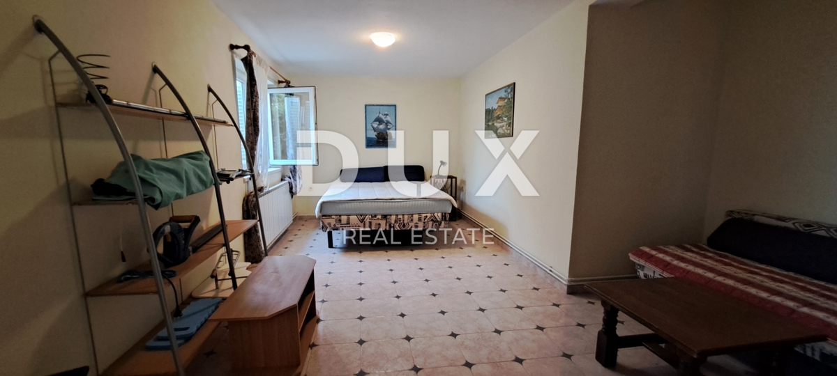 CRIKVENICA - Casa indipendente di 300 m2, a soli 100 m dal mare