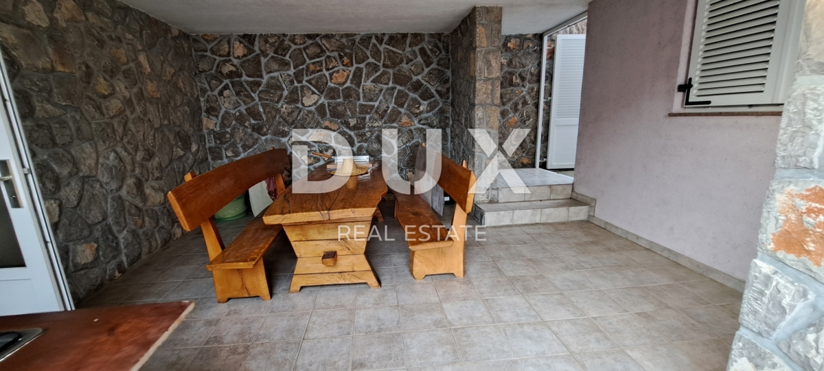 CRIKVENICA - Casa indipendente di 300 m2, a soli 100 m dal mare