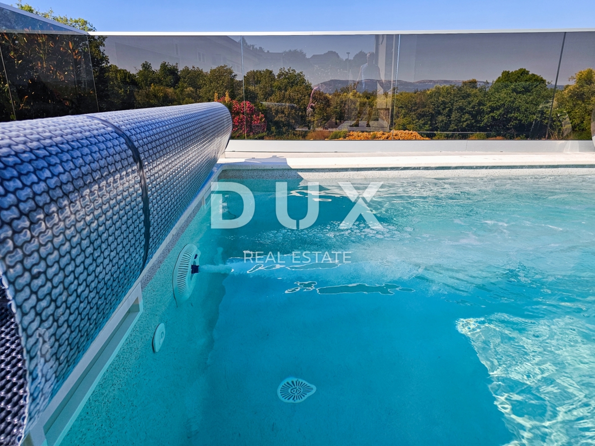 ISOLA DI KRK, MALINSKA - Una villa moderna che ha tutto. E anche di più.