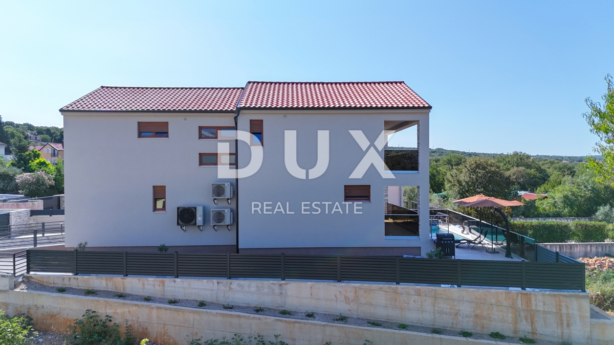 ISOLA DI KRK, MALINSKA - Una villa moderna che ha tutto. E anche di più.