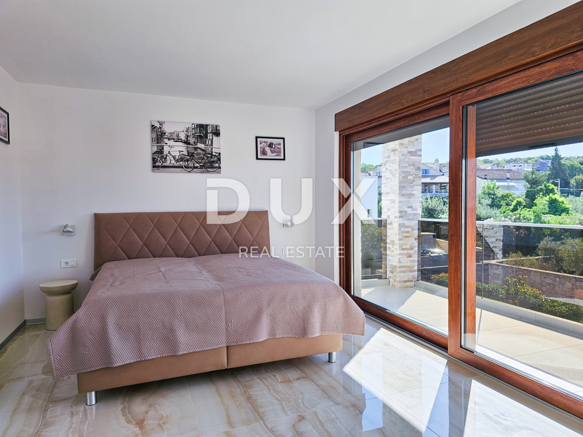 ISOLA DI KRK, MALINSKA - Una villa moderna che ha tutto. E anche di più.