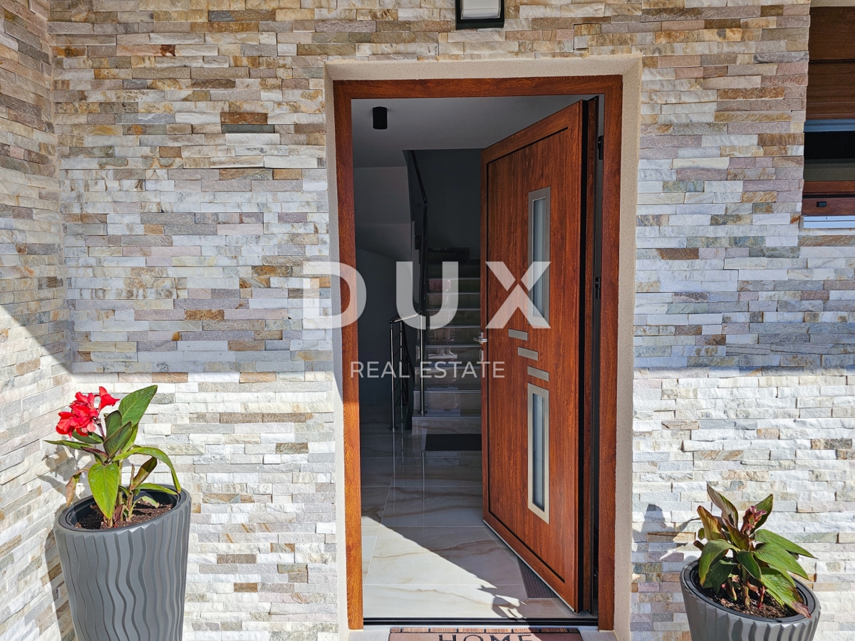 ISOLA DI KRK, MALINSKA - Una villa moderna che ha tutto. E anche di più.