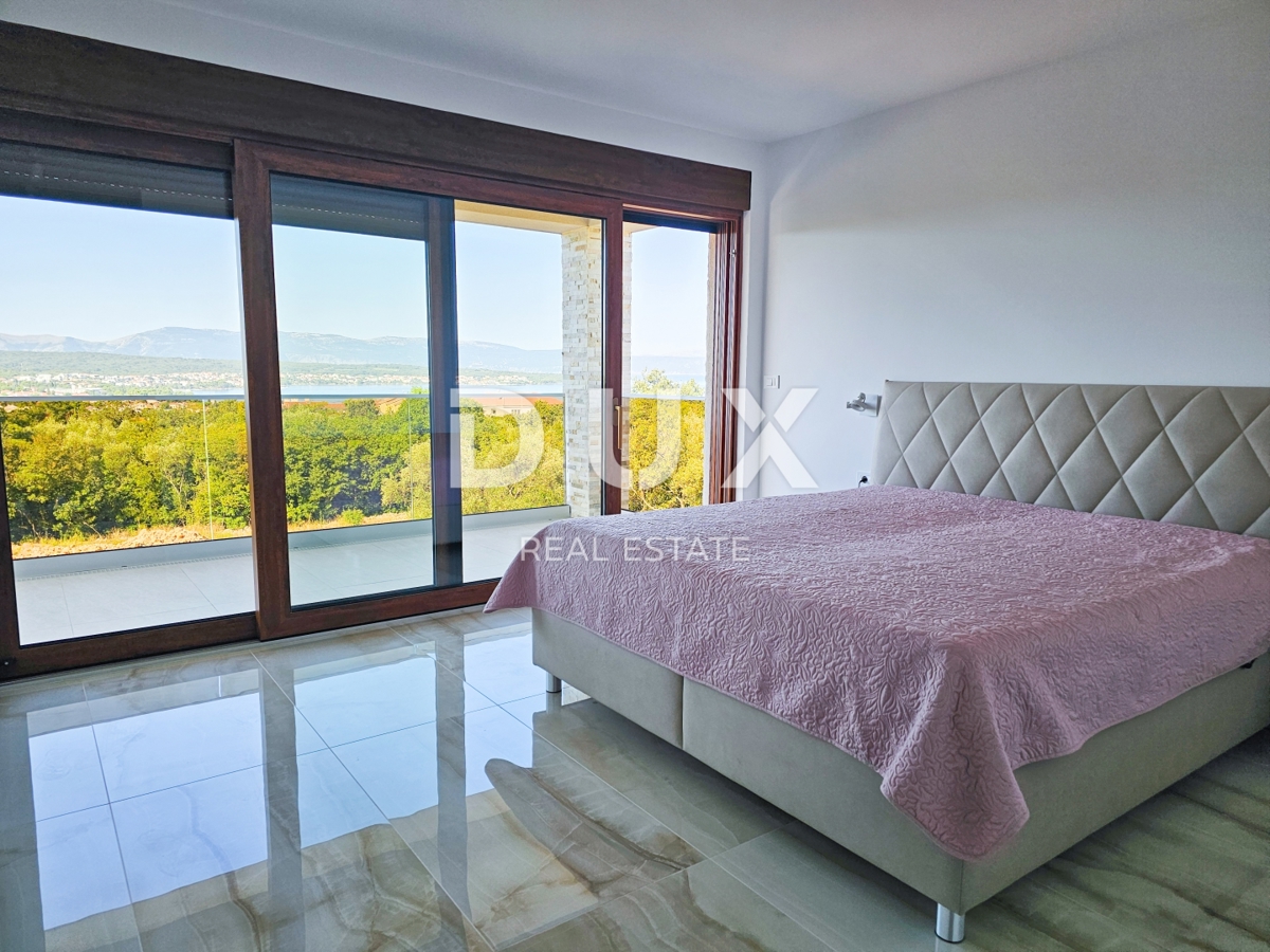 ISOLA DI KRK, MALINSKA - Una villa moderna che ha tutto. E anche di più.