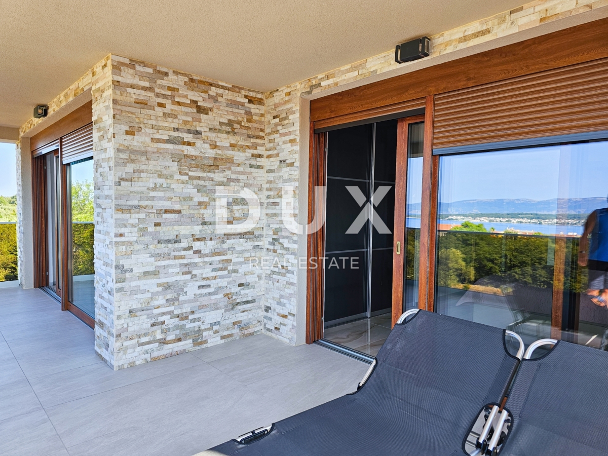 ISOLA DI KRK, MALINSKA - Una villa moderna che ha tutto. E anche di più.