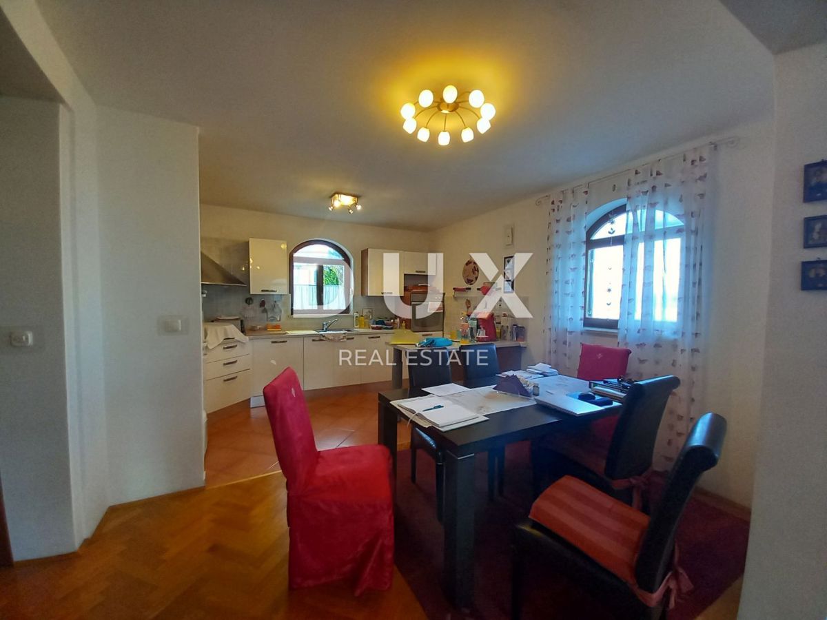 OPATIJA, POLJANE - Bella casa indipendente con piscina, garage e vista mare