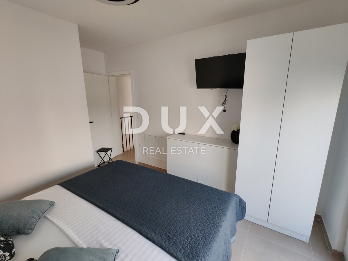 ZADAR, NIN - Moderna casa bifamiliare! Piscina, riscaldamento a pavimento, pompa di calore, vista mare...