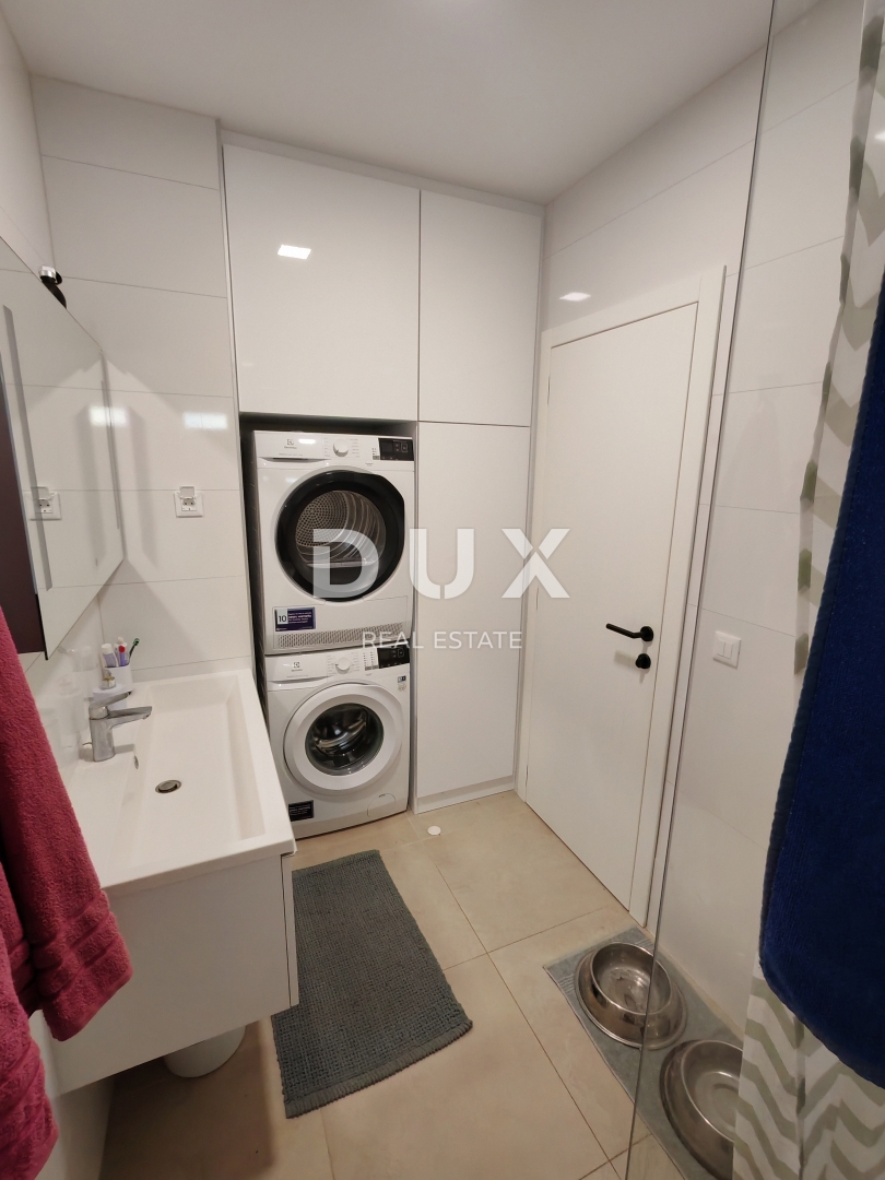 ZADAR, NIN - Moderna casa bifamiliare! Piscina, riscaldamento a pavimento, pompa di calore, vista mare...