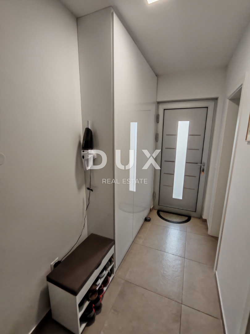 ZADAR, NIN - Moderna casa bifamiliare! Piscina, riscaldamento a pavimento, pompa di calore, vista mare...