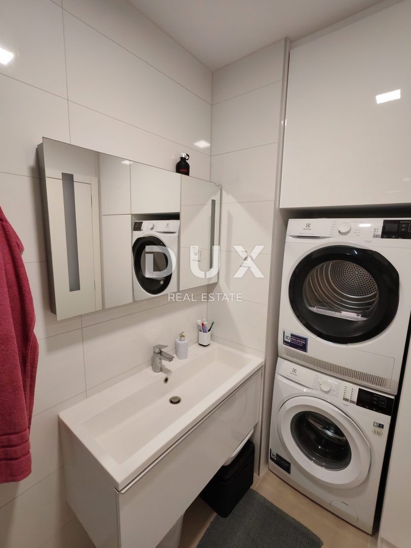 ZADAR, NIN - Moderna casa bifamiliare! Piscina, riscaldamento a pavimento, pompa di calore, vista mare...