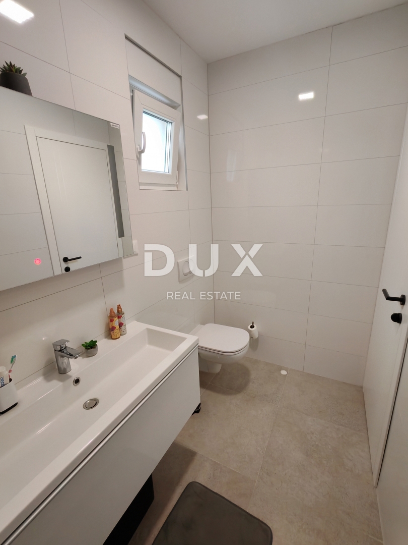 ZADAR, NIN - Moderna casa bifamiliare! Piscina, riscaldamento a pavimento, pompa di calore, vista mare...