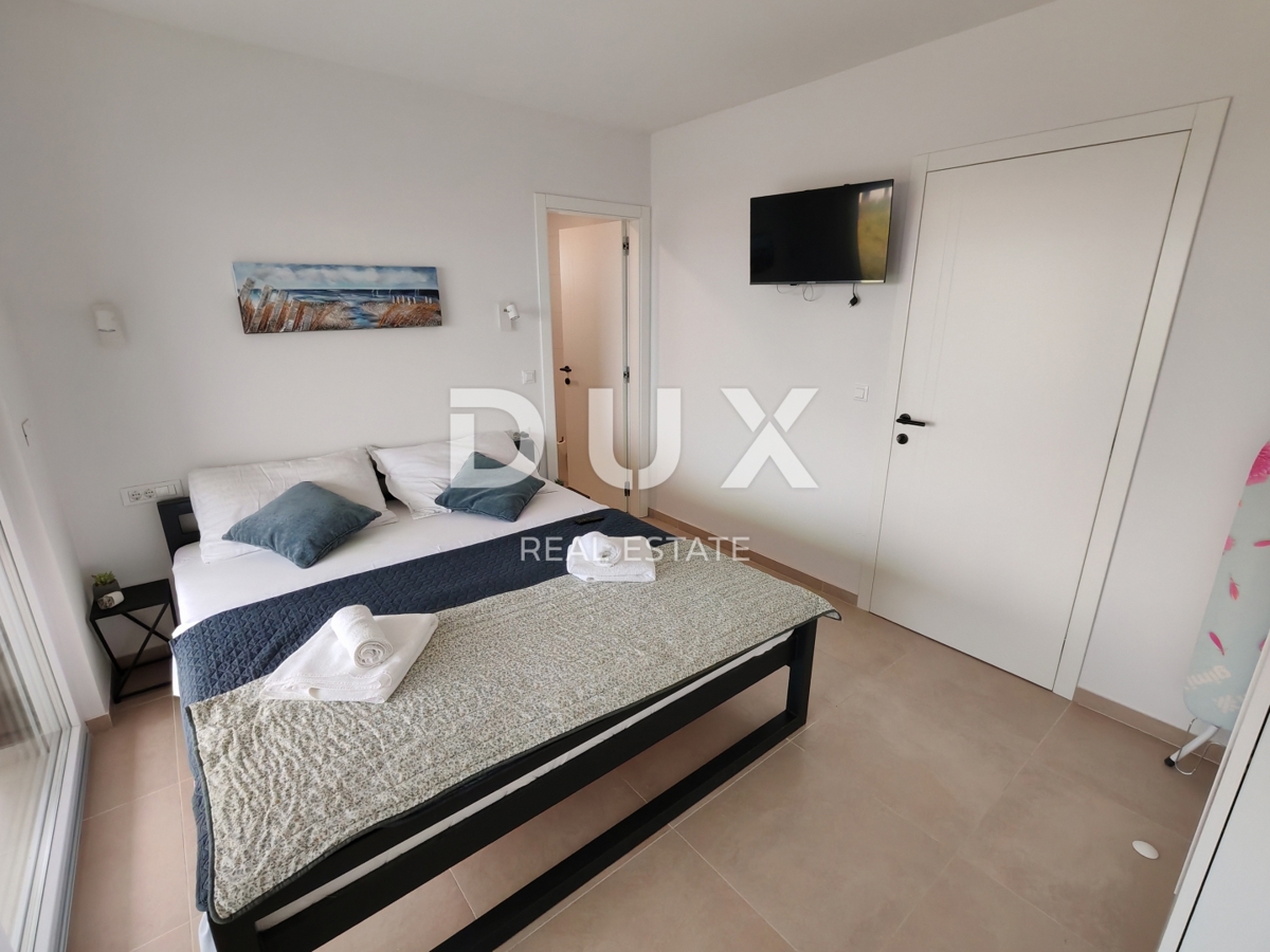 ZADAR, NIN - Moderna casa bifamiliare! Piscina, riscaldamento a pavimento, pompa di calore, vista mare...