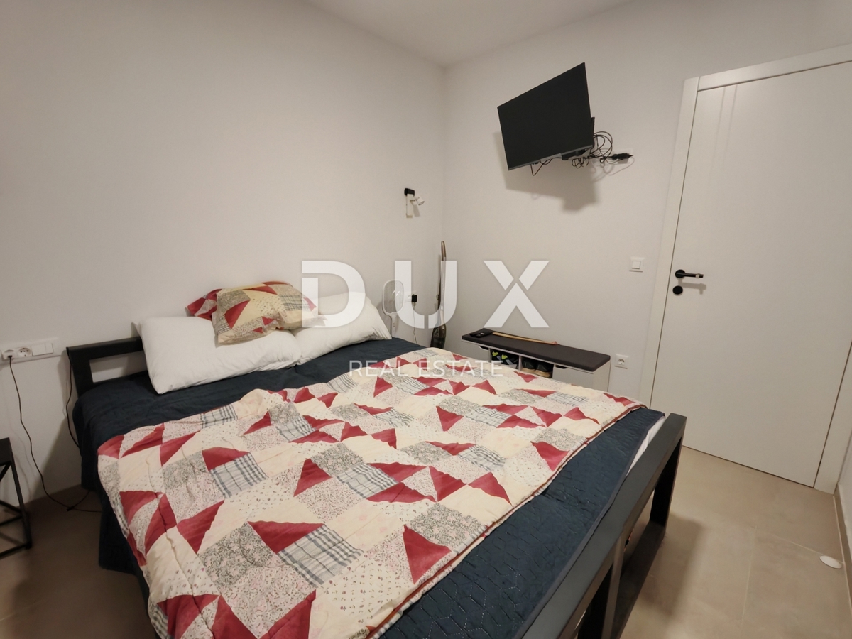 ZADAR, NIN - Moderna casa bifamiliare! Piscina, riscaldamento a pavimento, pompa di calore, vista mare...