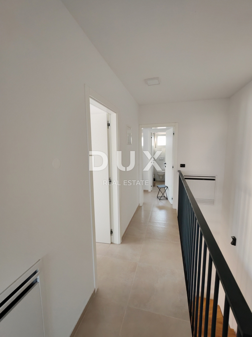 ZADAR, NIN - Moderna casa bifamiliare! Piscina, riscaldamento a pavimento, pompa di calore, vista mare...