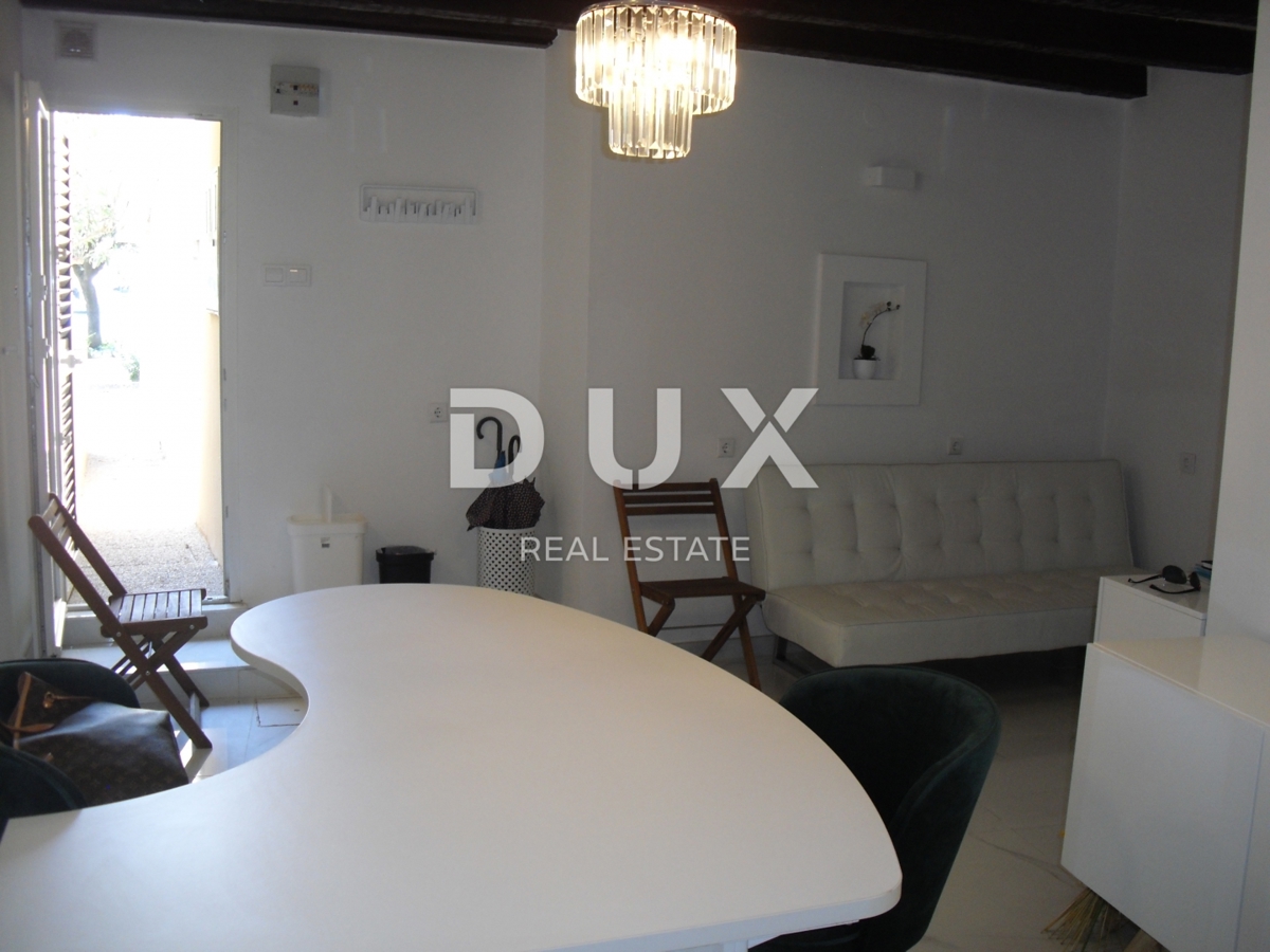 ISOLA DI KRK, MALINSKA - Monolocale 1a fila al mare con parcheggio