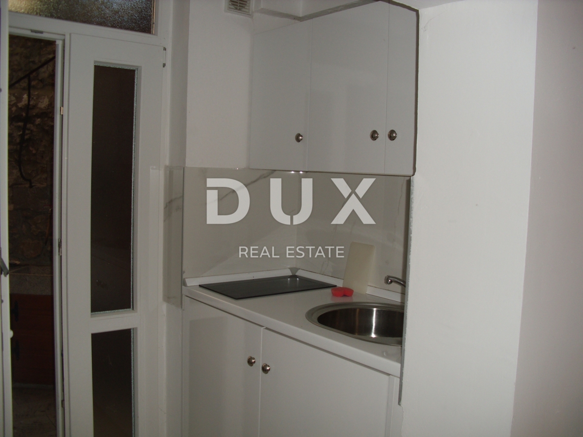 ISOLA DI KRK, MALINSKA - Monolocale 1a fila al mare con parcheggio