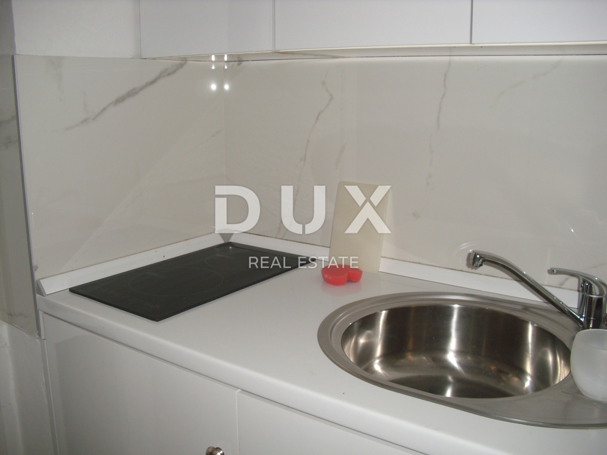 ISOLA DI KRK, MALINSKA - Monolocale 1a fila al mare con parcheggio