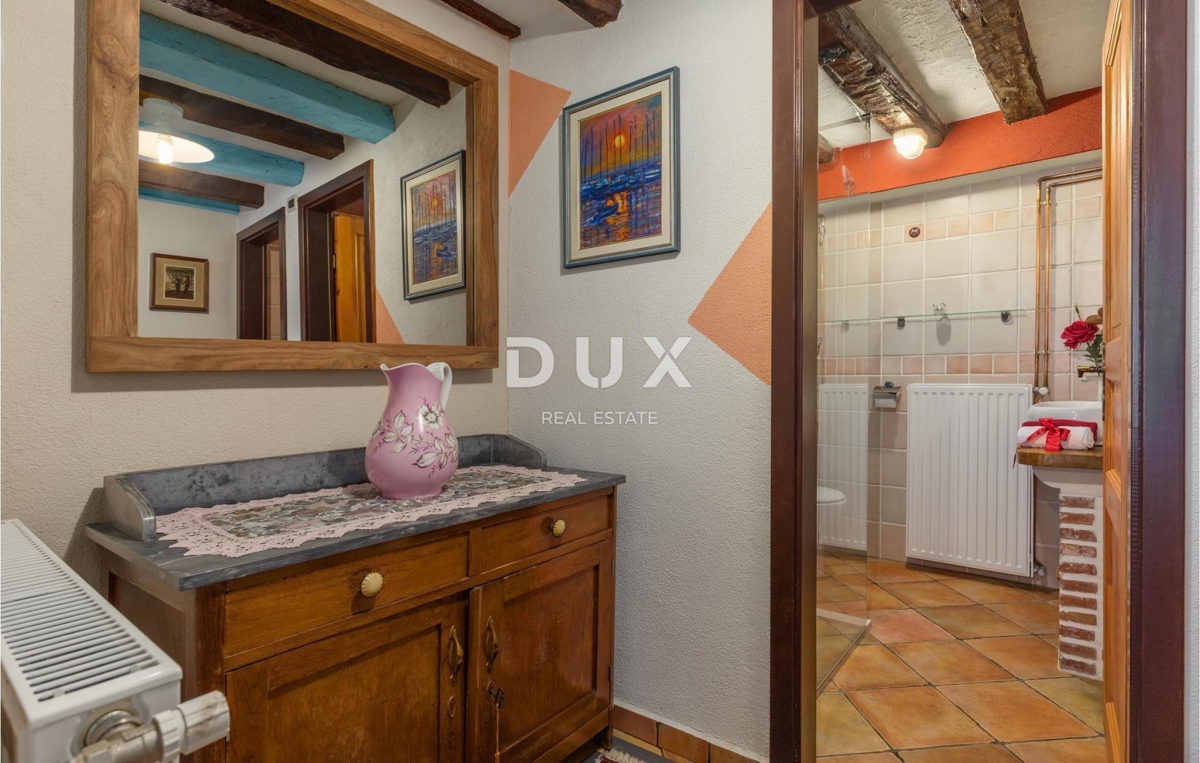 ISTRIA, BUIE - Casa con appartamenti con piscina