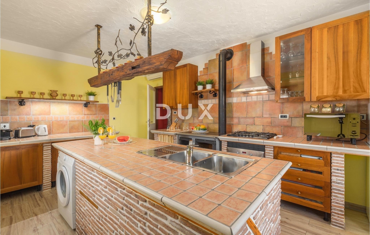 ISTRIA, BUIE - Casa con appartamenti con piscina