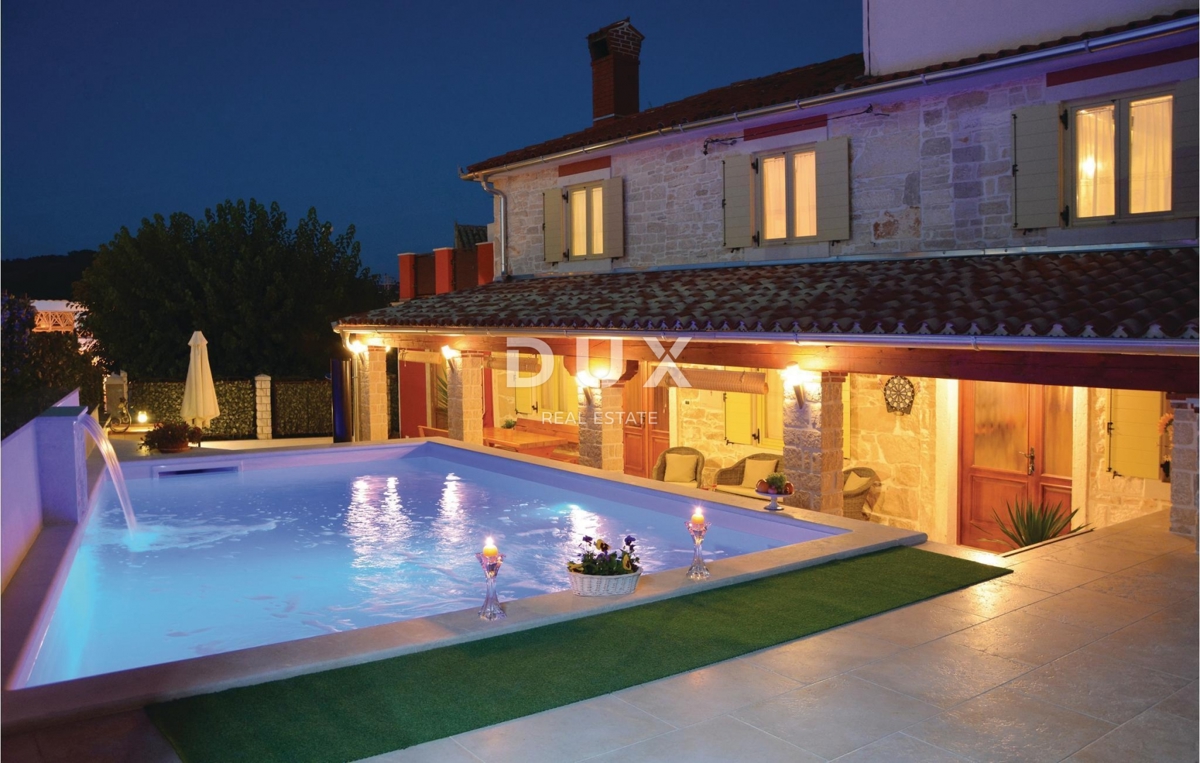 ISTRIA, BUIE - Casa con appartamenti con piscina