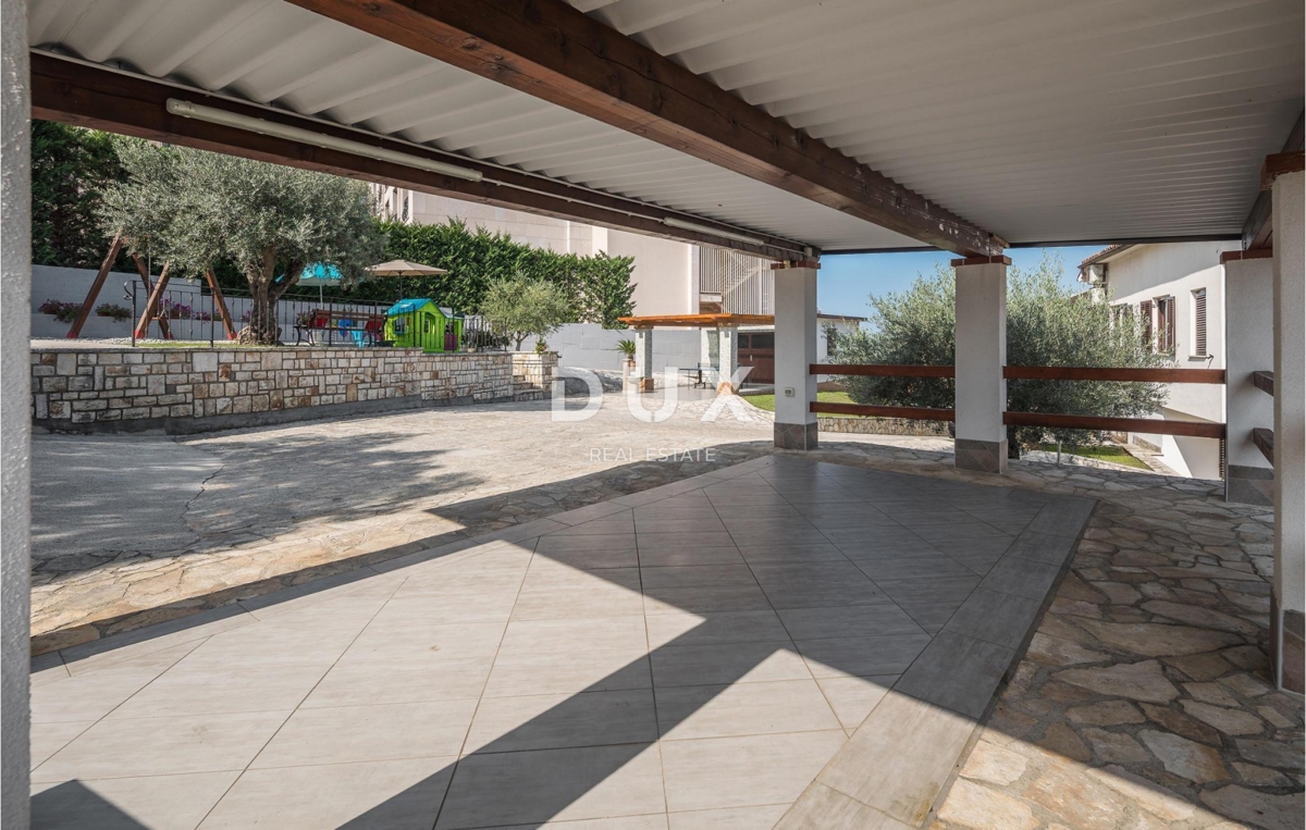 ISTRIA, BUIE - Casa con appartamenti con piscina