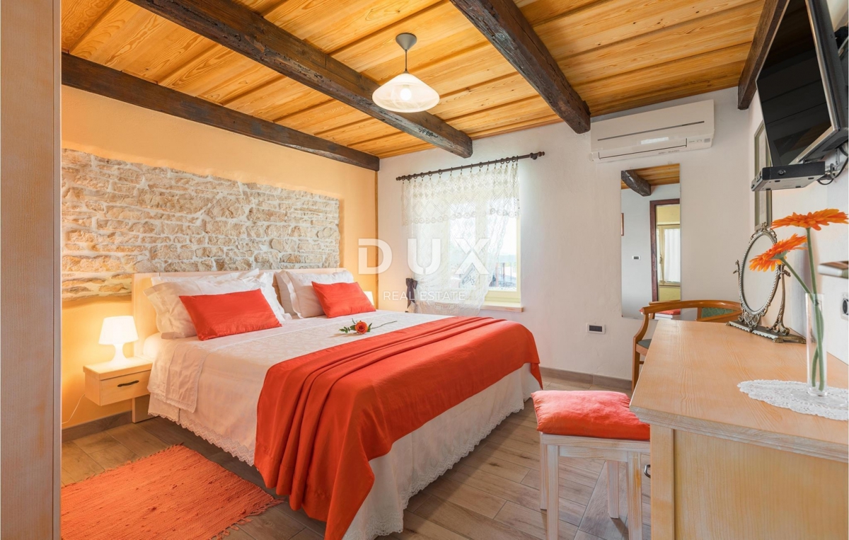 ISTRIA, BUIE - Casa con appartamenti con piscina