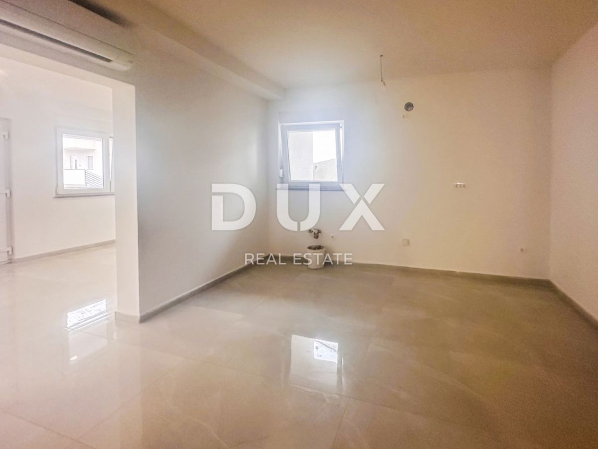 CRIKVENICA - Appartamento al piano terra, 2 camere + bagno, vicino al mare