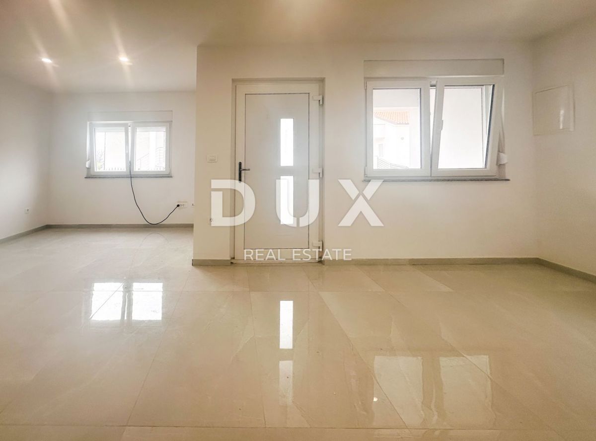 CRIKVENICA - Appartamento al piano terra, 2 camere + bagno, vicino al mare