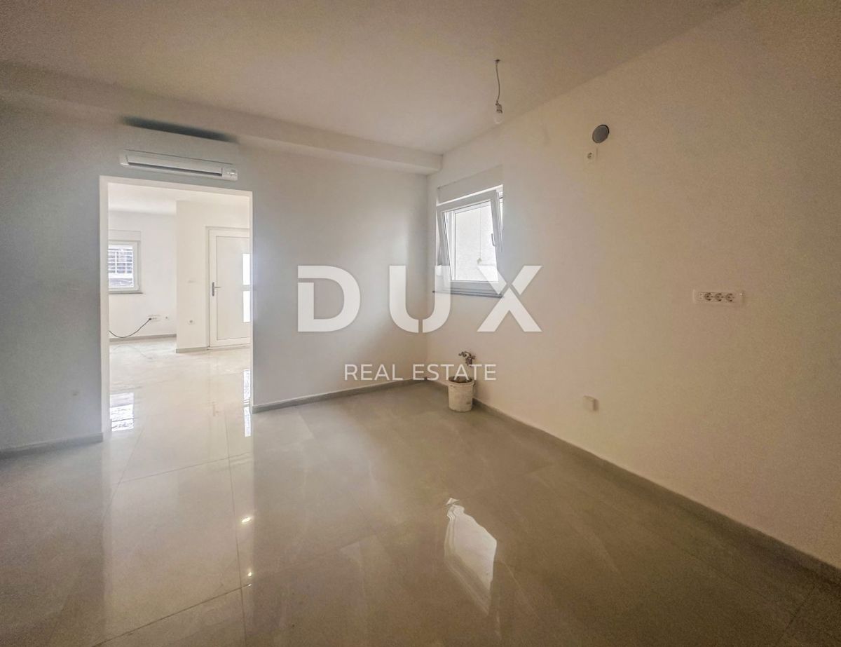 CRIKVENICA - Appartamento al piano terra, 2 camere + bagno, vicino al mare