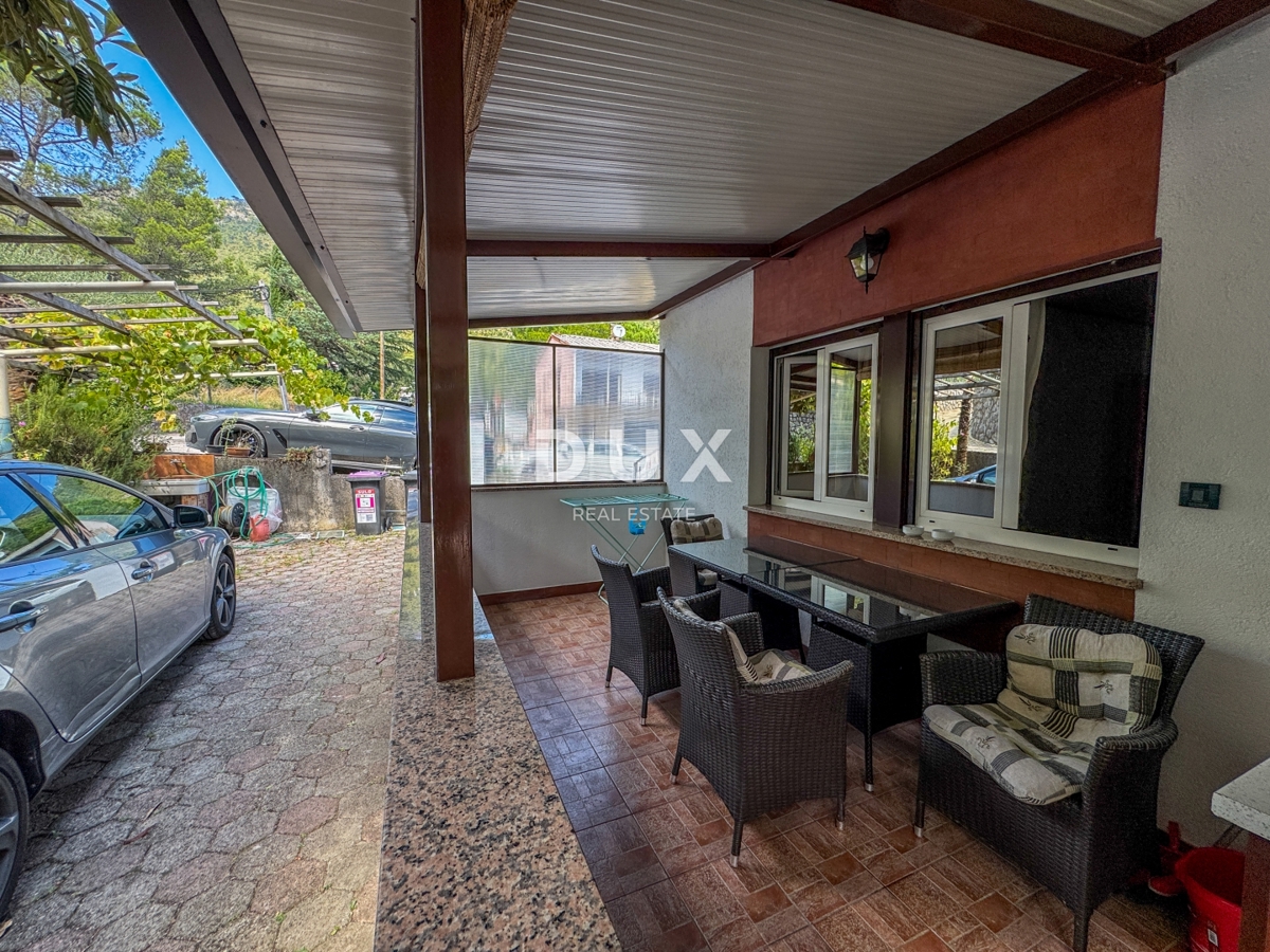 OPATIJA, MOŠĆENIČKA DRAGA - appartamento con terrazza al piano terra, a 4 minuti a piedi dalla spiaggia, GARAGE!