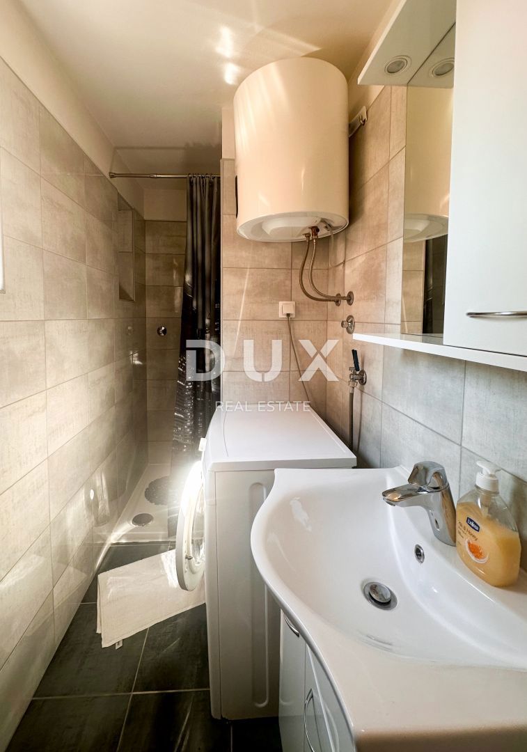 CRIKVENICA - Appartamento diviso in due appartamenti con una bellissima vista sul mare. GARAGE!