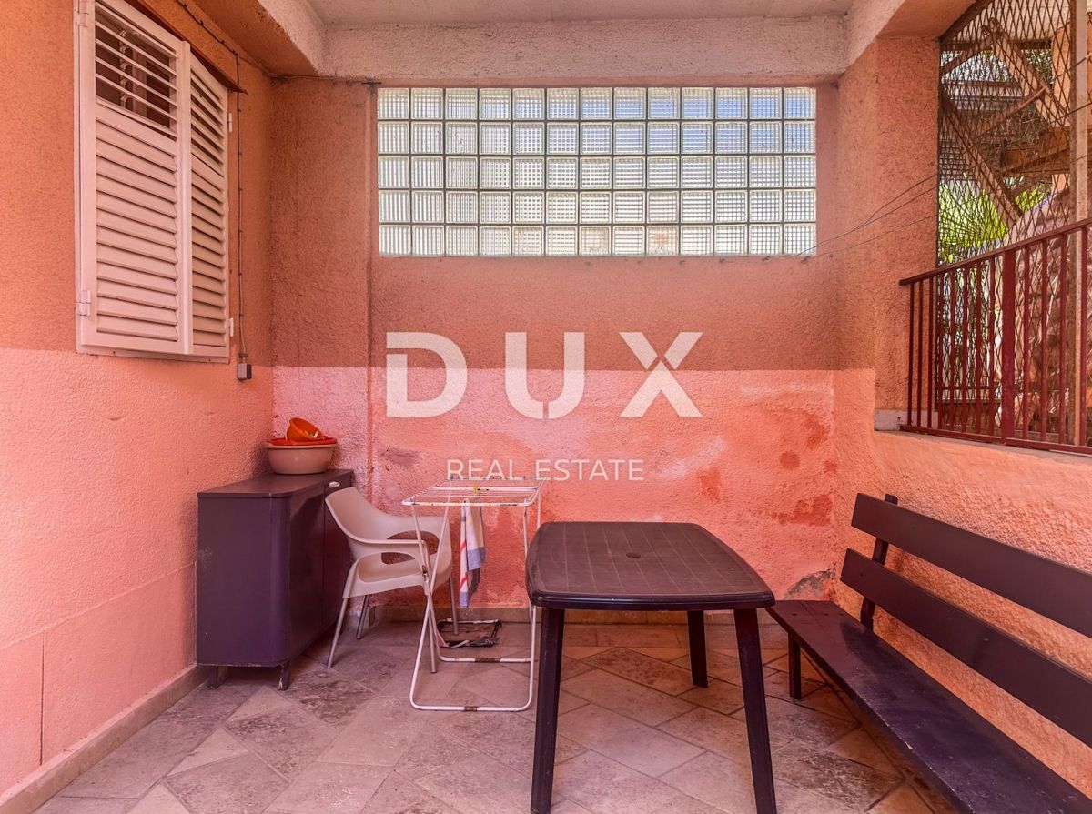 CRIKVENICA - Appartamento diviso in due appartamenti con una bellissima vista sul mare. GARAGE!