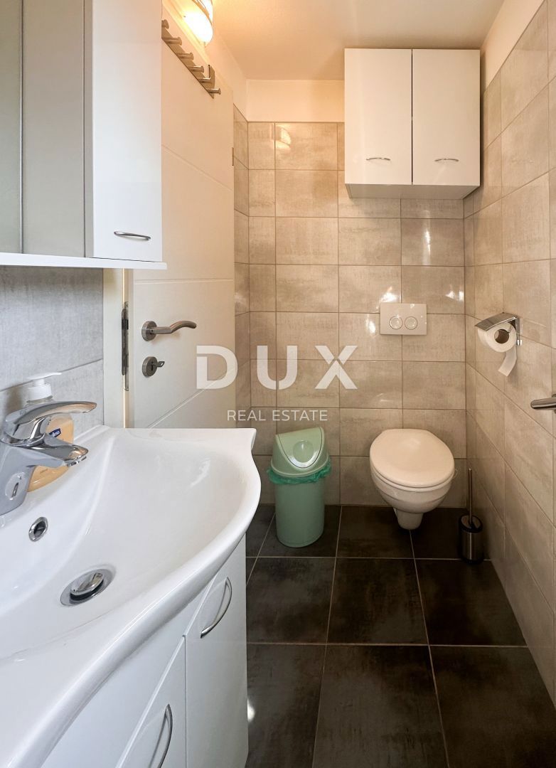 CRIKVENICA - Appartamento diviso in due appartamenti con una bellissima vista sul mare. GARAGE!