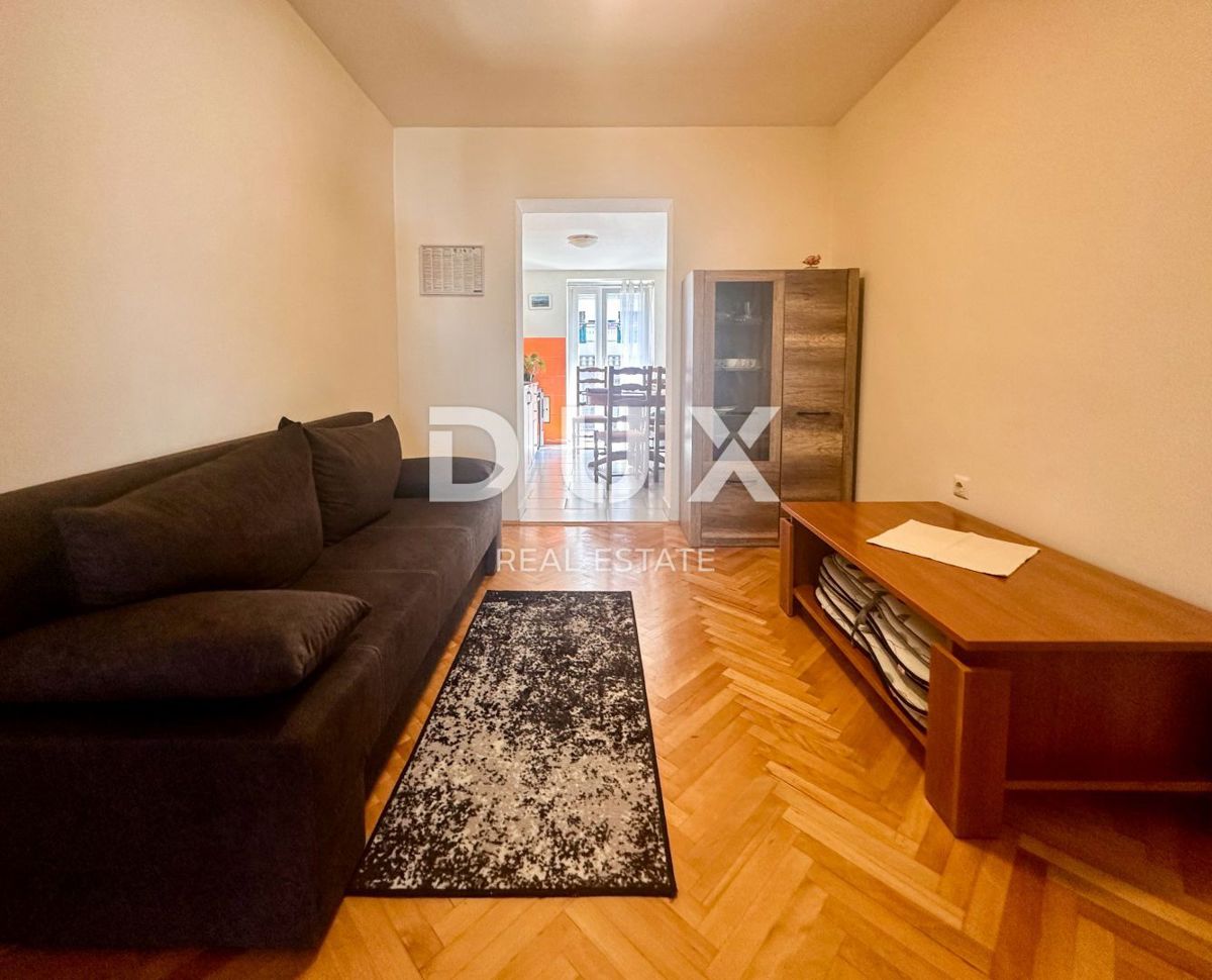 CRIKVENICA - Appartamento diviso in due appartamenti con una bellissima vista sul mare. GARAGE!